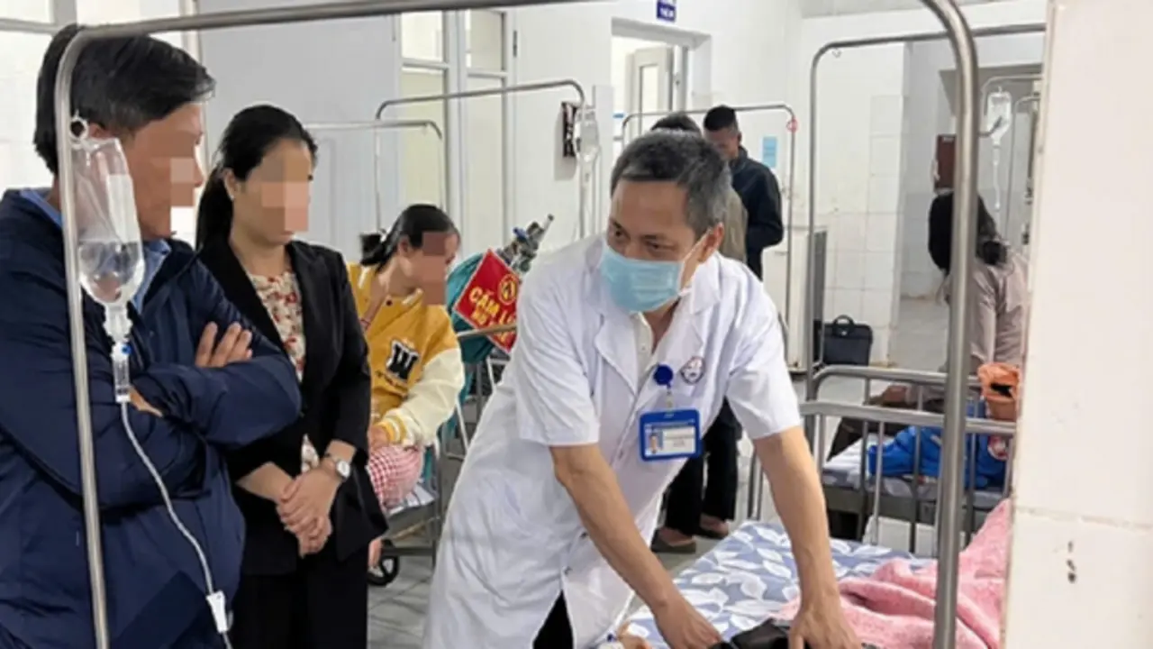 Bộ Y tế vào cuộc vụ nghi ngộ độc thực phẩm sau ăn bánh mì ở Quảng Trị