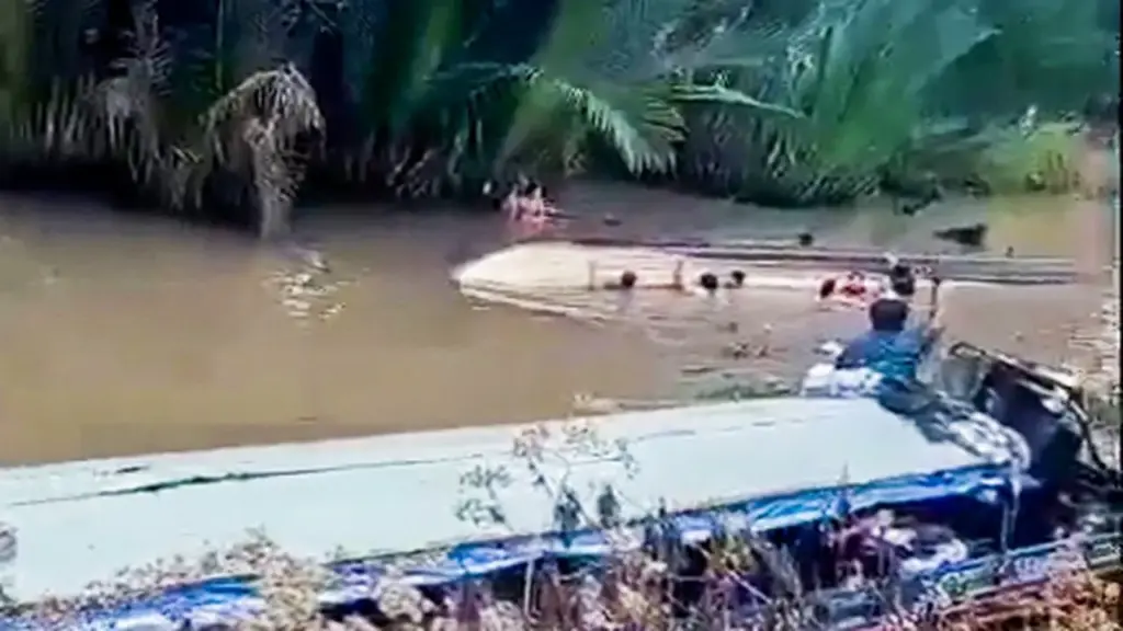 Cà Mau rà soát giao thông đường thủy sau vụ lật vỏ lãi chở khách tham quan