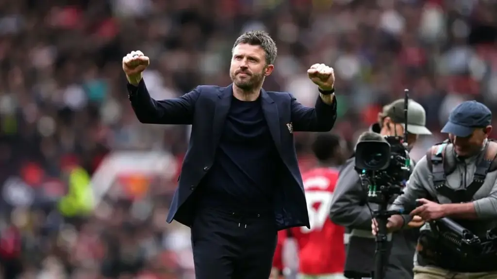 Các cựu thủ quân Man Utd tranh cãi về Carrick