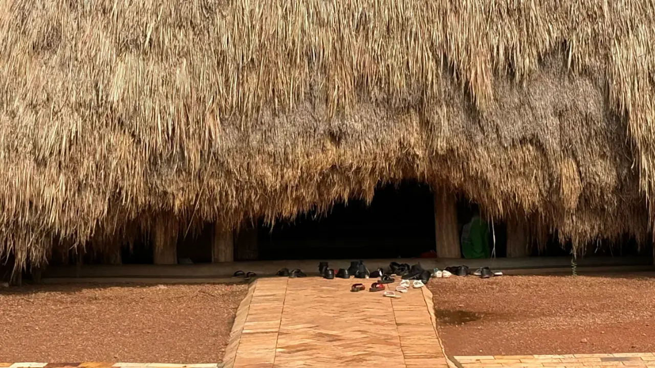 Cánh cổng dẫn đến thế giới vô hình ở Uganda được mở lại