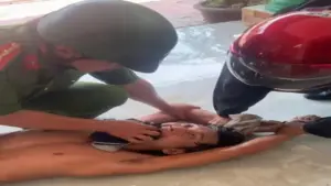 Cảnh sát khống chế kẻ cuồng loạn sát hại vợ con