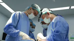 Cấp cứu, phẫu thuật tạo hình cho người đàn ông bị cắn đứt rời môi