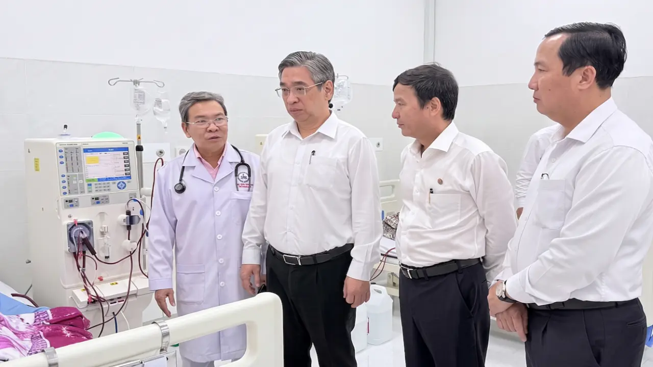 Chấm dứt 12 năm tha hương chạy thận