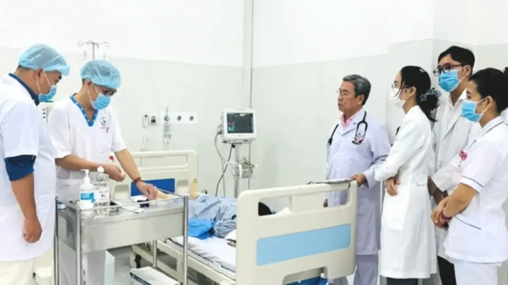 Chấm dứt cảnh 'ly hương chữa bệnh' cho người suy thận mạn ở Côn Đảo