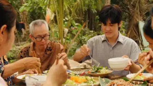 Chàng trai khiến nhiều người 'bụng réo' lúc nửa đêm với các clip món ngon miền Tây