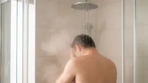 Có nên tắm ngay sau 'cuộc yêu'?