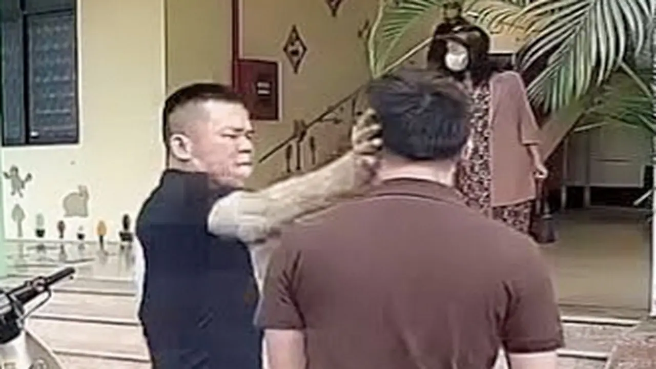 Công an triệu tập người tát tài xế ở trường mầm non, thách 'bố mày chửi thì làm sao'