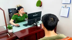 Công an xử phạt thanh niên đăng ảnh phản cảm, bạo lực để "ra oai"