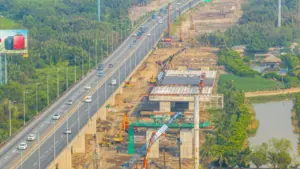 Công trường cao tốc trọng điểm thi công xuyên lễ 30/4-1/5