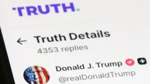 Công ty của ông Trump báo lỗ 400 triệu USD