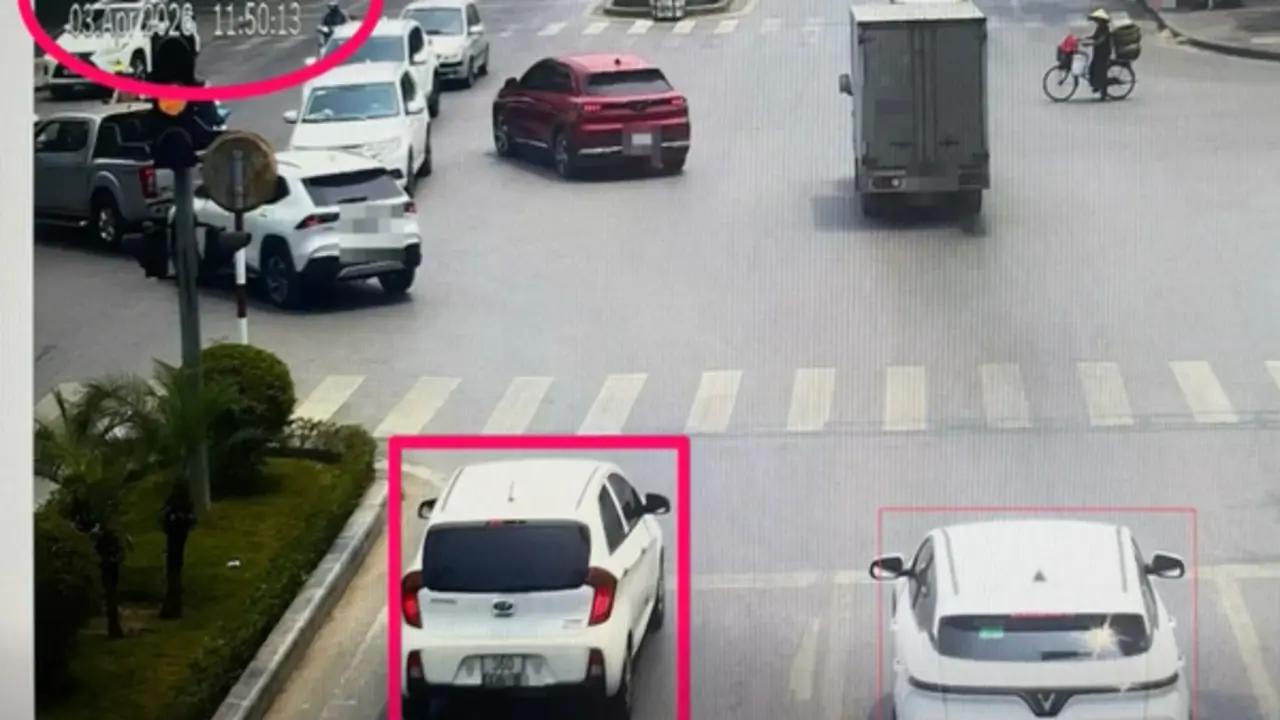 Cục CSGT lý giải lỗi vượt đèn vàng, quay đầu trên vạch đi bộ bị phạt nặng