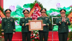 Cục Tuyên huấn đón nhận Huân chương Bảo vệ Tổ quốc hạng nhất