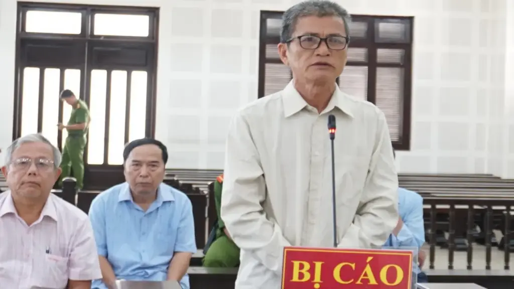 Cựu giám đốc ban quản lý dự án, kho bạc hầu tòa vì để thất thoát cả chục tỉ