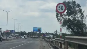 Đã tháo biển báo tốc độ 50 km/giờ ở khu vực trạm thu phí quốc lộ 51