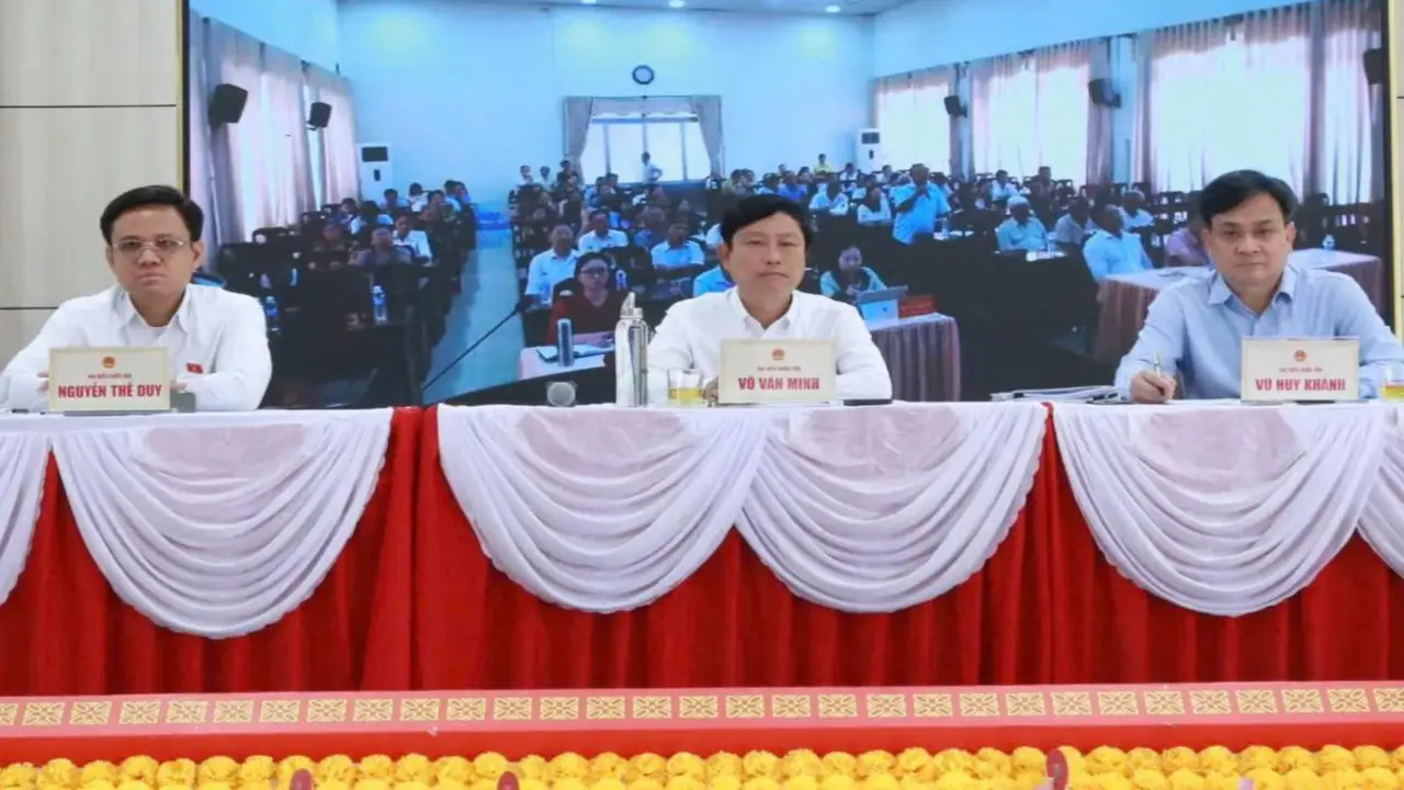 Đại biểu Quốc hội TP.HCM tiếp xúc cử tri trực tiếp kết hợp trực tuyến
