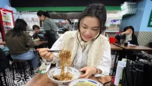 Đi ăn một mình thành xu hướng toàn cầu