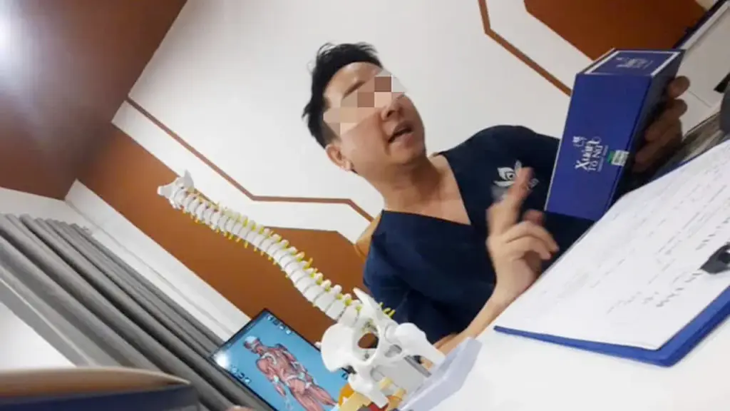 Diện kiến 'bác sĩ' chuyên dọa đột quỵ, gợi ý ‘giải cơ chuyên sâu’ giá hàng chục triệu đồng