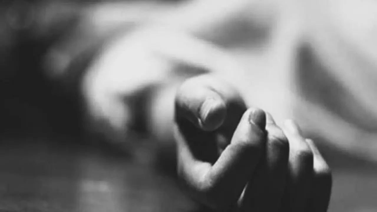 Điều tra vụ bé gái 4 tuổi tử vong sau nhiều lần bị mẹ đẻ và cha dượng bạo hành