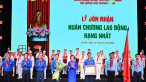 Đội TNTP Hồ Chí Minh được trao tặng Huân chương Lao động hạng nhất