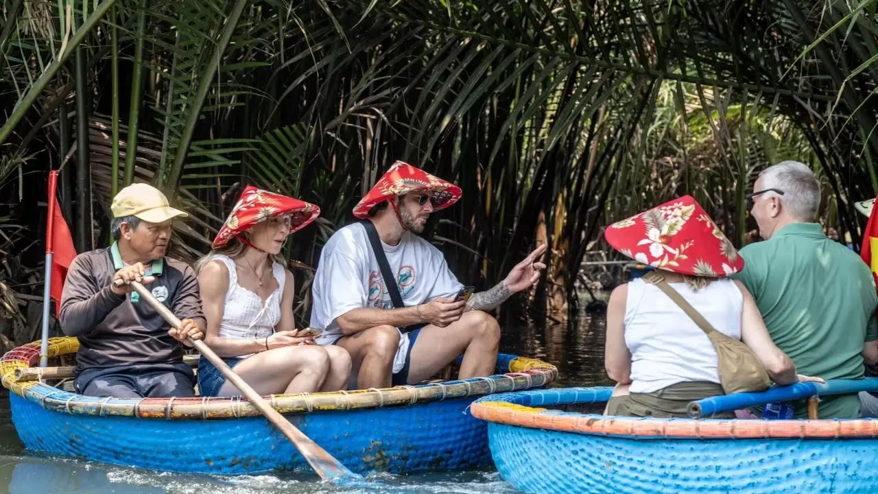Du lịch Việt tiếp tục 'lập đỉnh' trong tháng 4