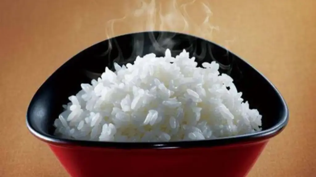 Đừng nấu cơm kiểu cũ, "bỏ túi" mẹo đơn giản giúp cơm luôn dẻo tơi, không cháy đáy nồi