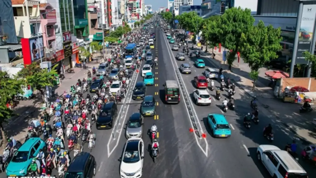 Đường Cộng Hòa đảo chiều làn xe giờ cao điểm từ 15.5: Người dân đi thế nào?