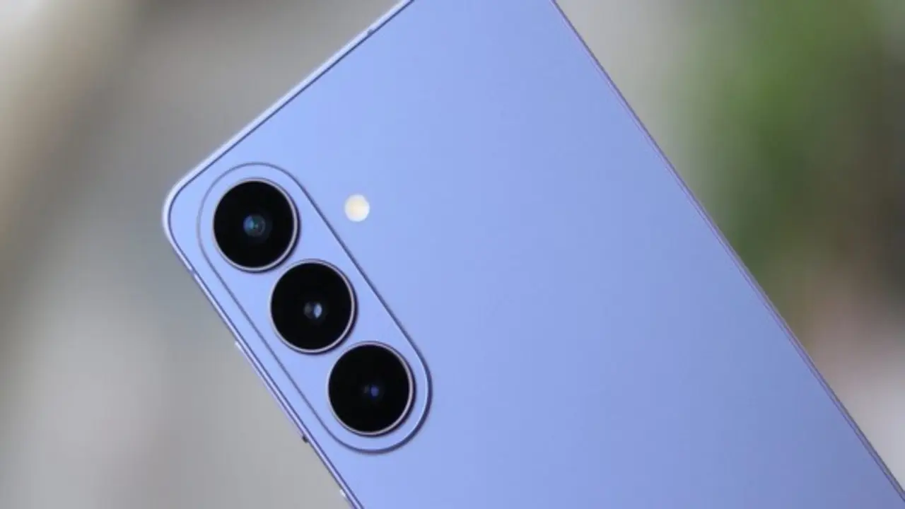 Galaxy S27 Ultra khai tử cụm 4 camera, hồi sinh 'vũ khí' huyền thoại?