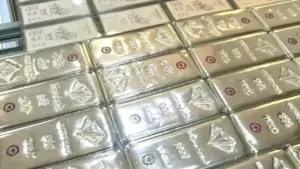 Giá bạc giảm 3 triệu đồng chỉ trong 1 phiên, dự báo đỉnh mới gây chú ý