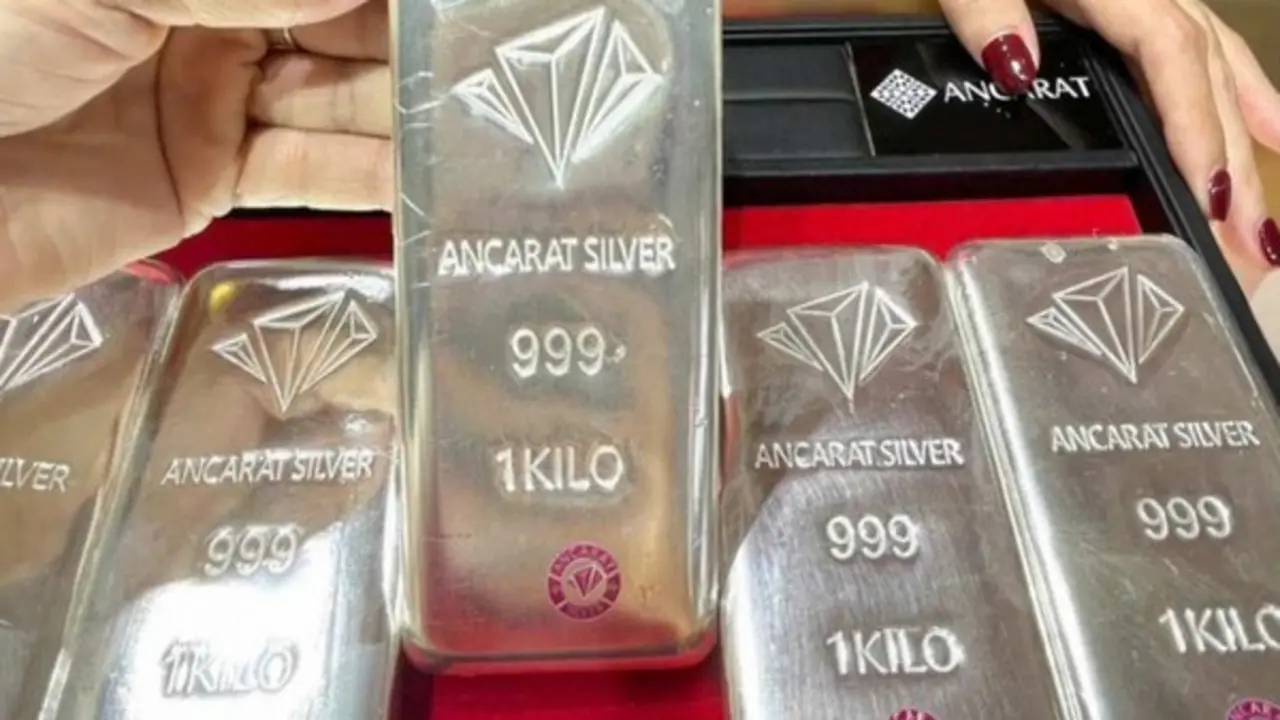 Giá bạc hôm nay (13/5): Giá bạc trong nước và thế giới đồng loạt tăng mạnh, lập đỉnh mới