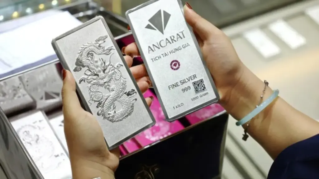 Giá bạc liên tục tăng ngày đầu tuần