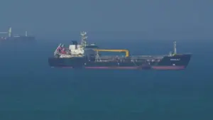 Giá dầu giảm sau thông tin Mỹ sẽ hộ tống tàu trung lập qua eo Hormuz
