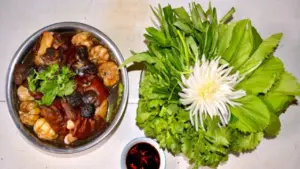 Giò heo bắc thảo 50 năm ở Cà Mau: Bí quyết từ bếp than không tắt