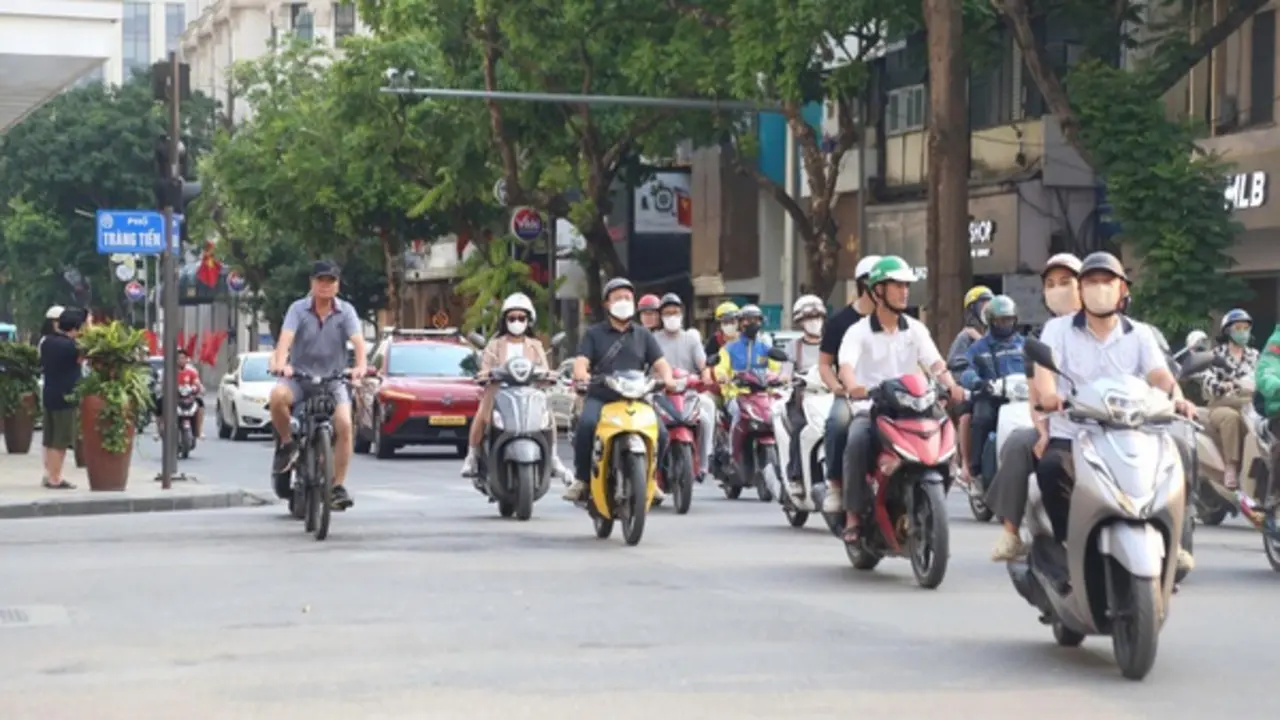 Hà Nội chưa cấm xe máy xăng cá nhân trong vùng phát thải thấp từ 1.7