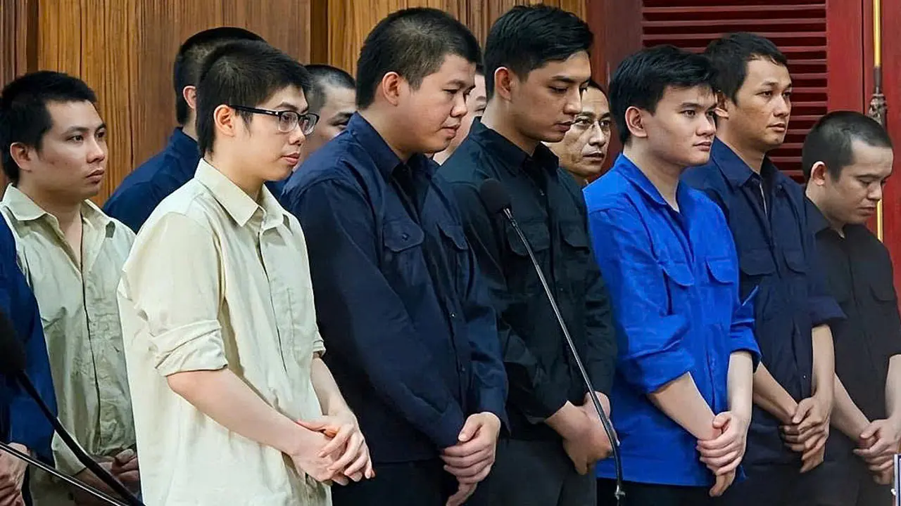 Hàng loạt nhân viên công ty luật bôi nhọ người vay để đòi nợ