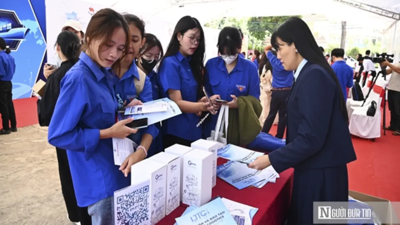 Hàng nghìn cơ hội việc làm ngành logistics cho tân sinh viên tại Tây Nguyên