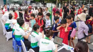 Hàng nghìn thí sinh và phụ huynh hội tụ tại Ngày hội bóng đá nhí Nutifood 2026