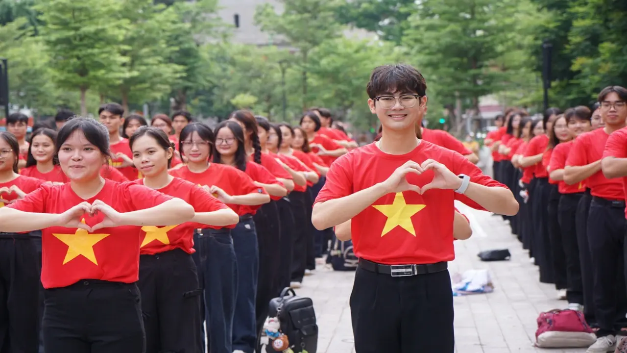 Hành trình ‘Tôi yêu Tổ quốc tôi’ kết nối người trẻ bằng tình yêu đất nước
