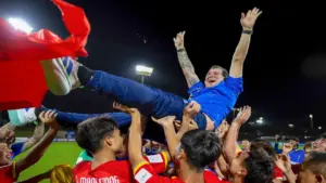 HLV Roland: “Tấm vé World Cup là cú hích cho tương lai bóng đá Việt Nam”