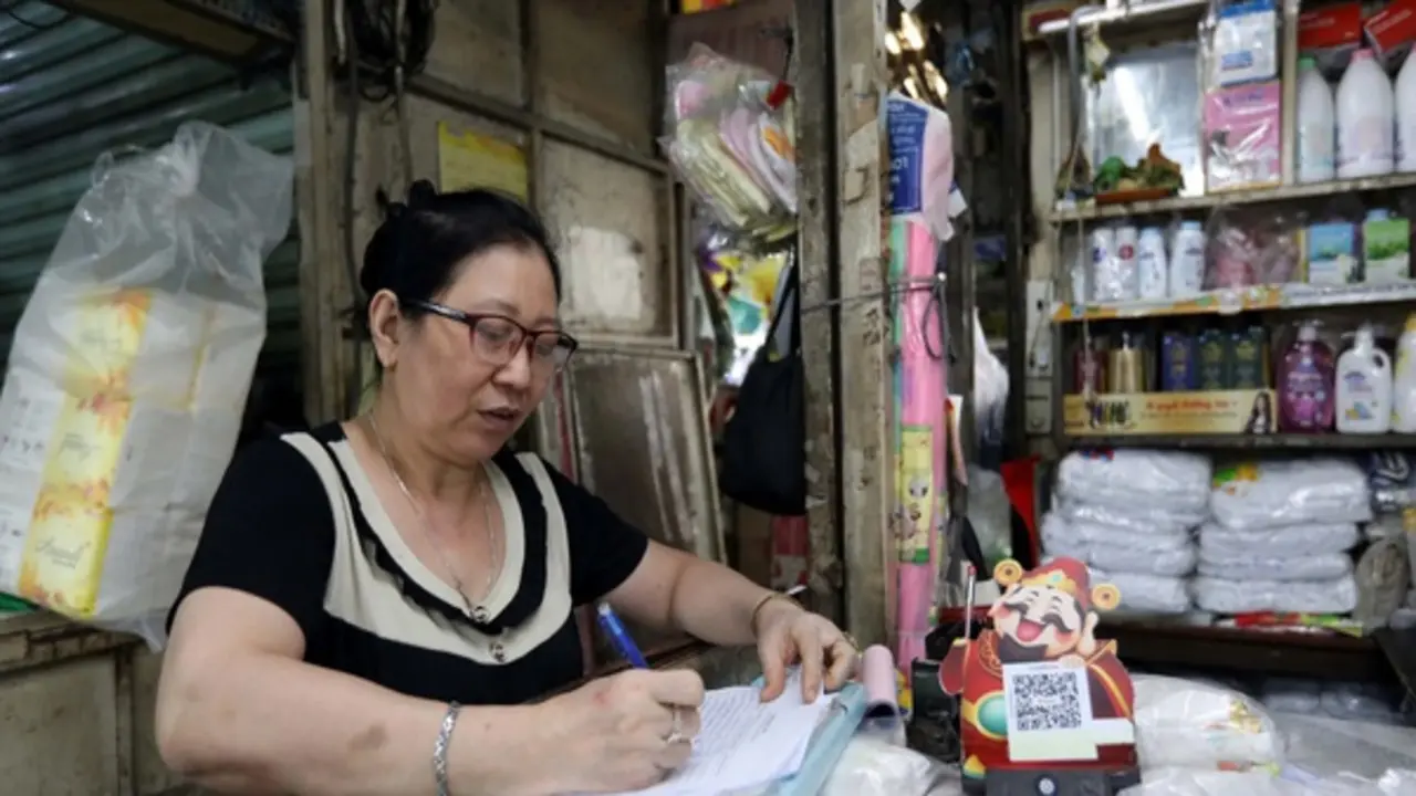 Hộ kinh doanh có doanh thu dưới 3 tỉ đồng nên chọn phương pháp nộp thuế nào?