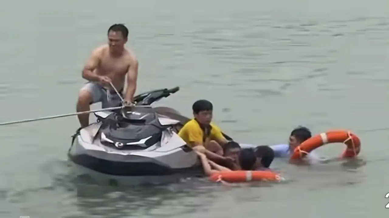 Hồ Núi Lớ chưa được phép tổ chức trình diễn flyboard