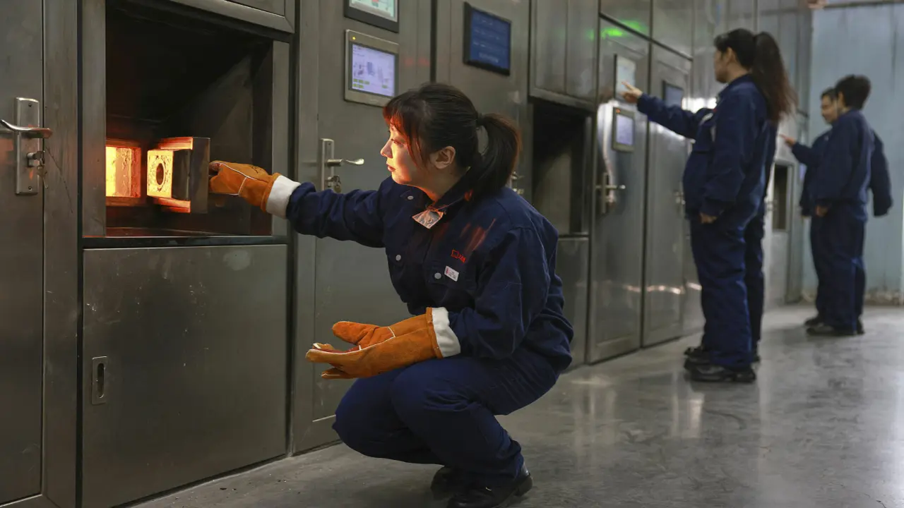 Hoa hồng lửa - Đội nhân viên hỏa táng toàn nữ duy nhất ở Trung Quốc