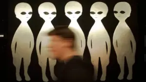 Hoài nghi phủ bóng hồ sơ UFO sắp được Lầu Năm Góc công bố