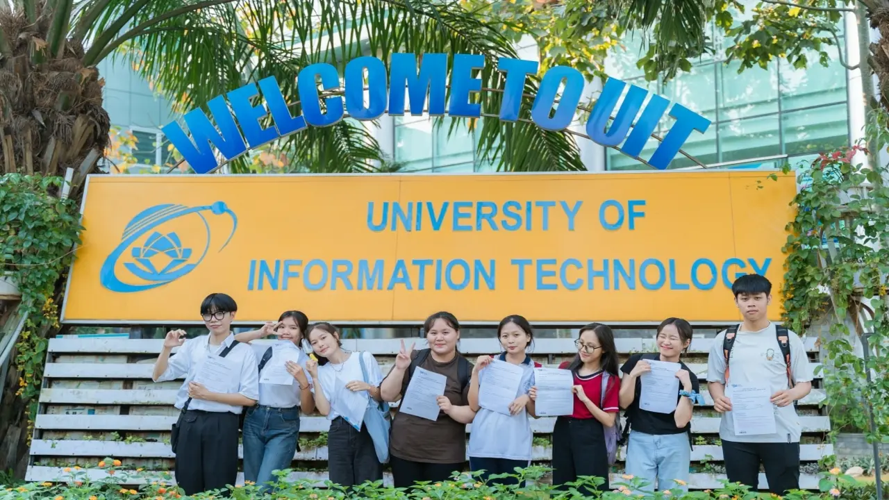 Học phí Đại học Công nghệ Thông tin tăng cao nhất 40%