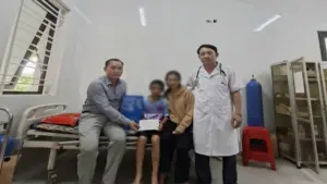 Học sinh lớp 6 bị bố và mẹ kế bạo hành do rửa bát, quét nhà chưa sạch?