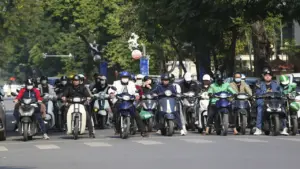 Hơn 90% xe máy trong vành đai 1 sử dụng xăng