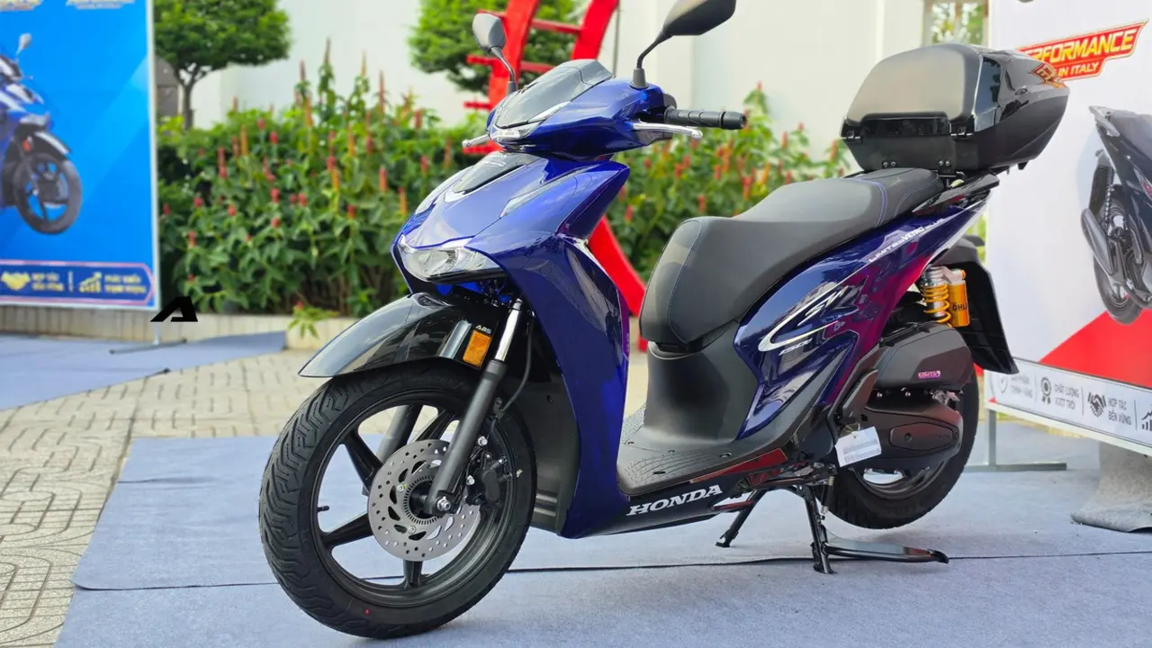Honda SH Vetro đến Việt Nam: Giá 235 triệu, dàn áo trong suốt, máy 150cc, số lượng hạn chế
