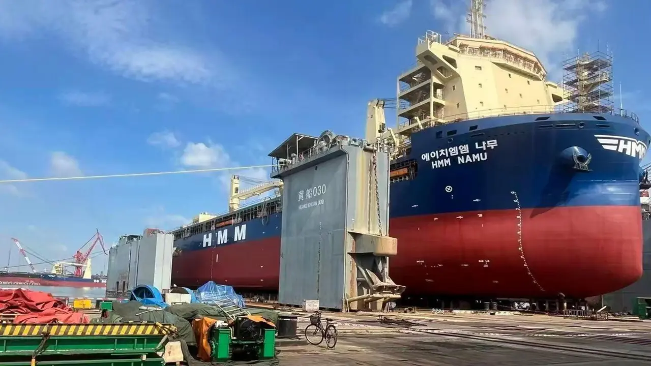 Iran bác cáo buộc tấn công tàu Hàn Quốc ở Hormuz