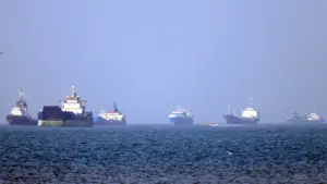 Iran cho 'hàng chục tàu Trung Quốc' đi qua eo biển Hormuz