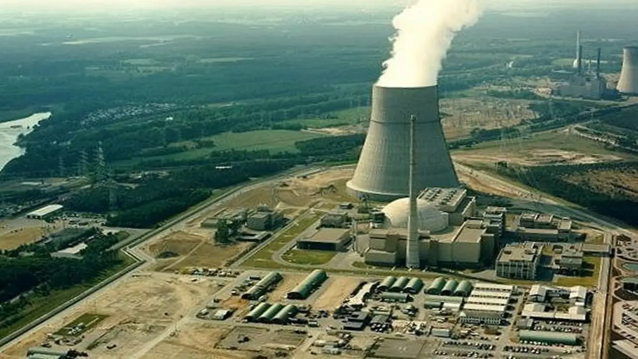 Iran dọa nâng làm giàu uranium lên 90%