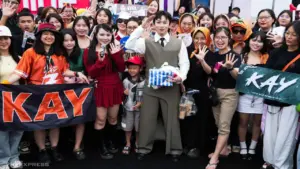 Khán giả trẻ chờ xem concert 'Sao nhập ngũ'